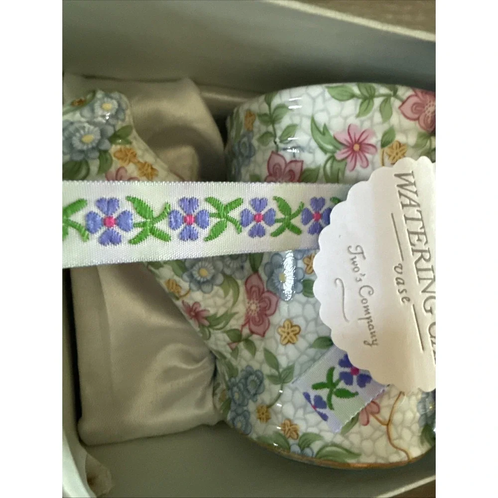 NIB Vintage‎ Chuitz Porcelain Watering Can with Floral Flowers & Gold Trim